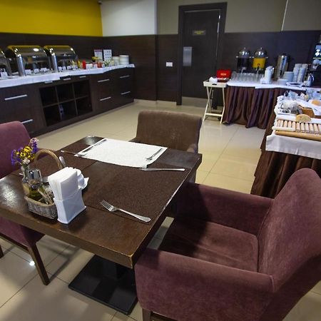 Optima Cherkasy Hotel ภายนอก รูปภาพ