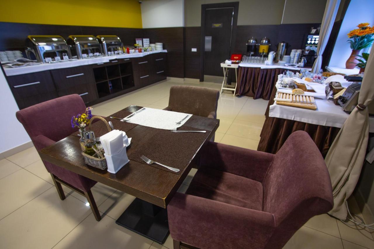Optima Cherkasy Hotel ภายนอก รูปภาพ