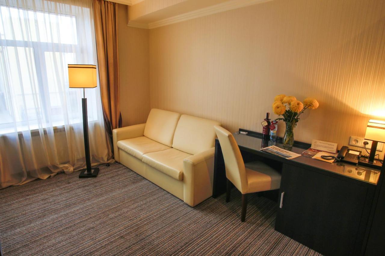 Optima Cherkasy Hotel ภายนอก รูปภาพ
